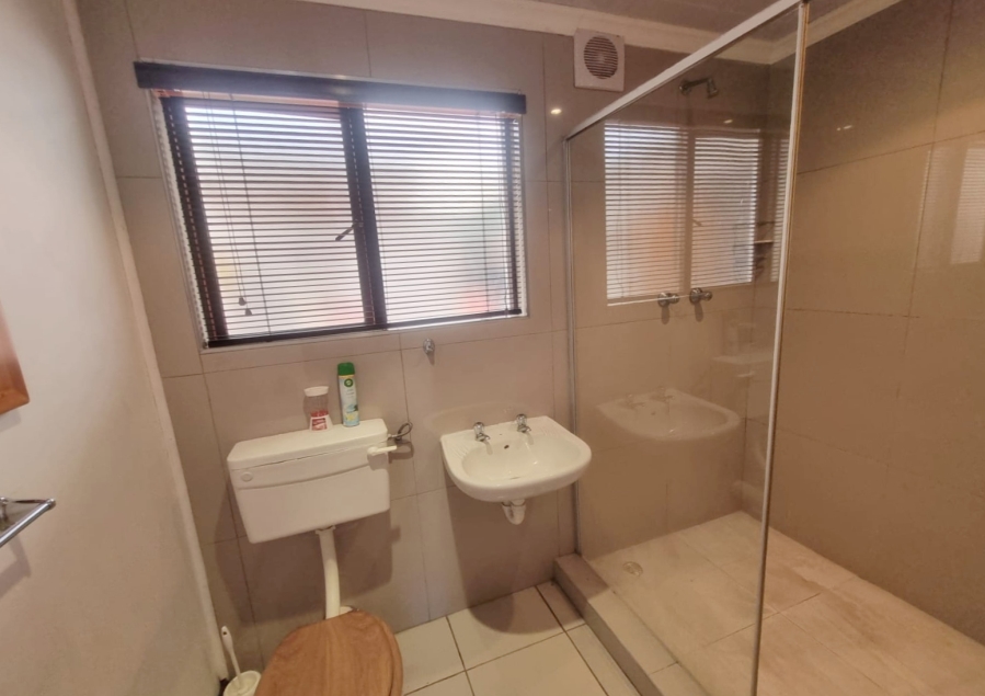 To Let 0 Bedroom Property for Rent in Rondebosch East Western Cape